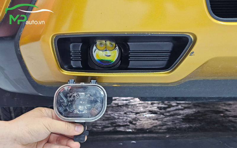 Bi Gầm 3 Màu Cho Mitsubishi XForce &#8211; Nâng Tầm Ánh Sáng