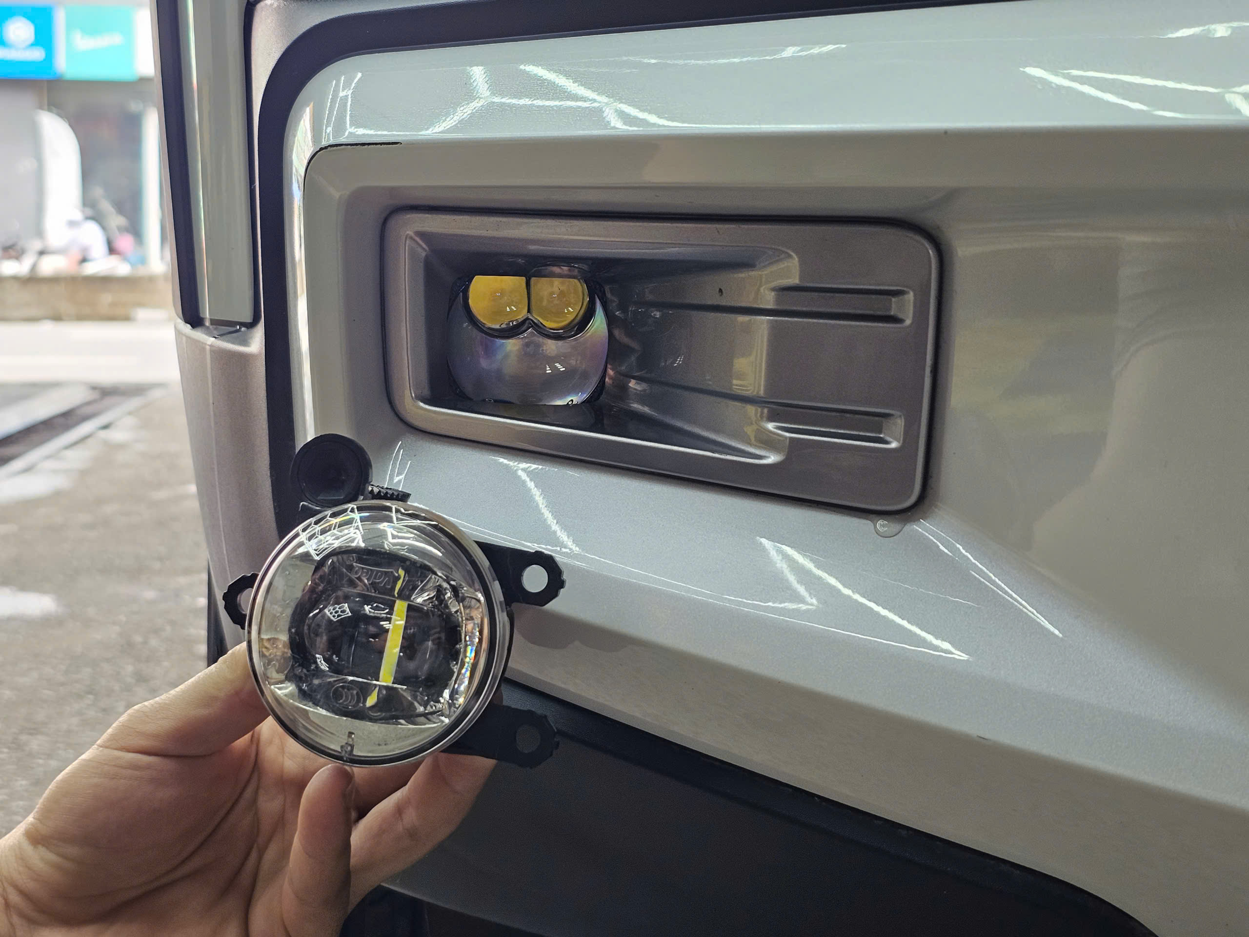 Bi Gầm Cho Mitsubishi Xpander Cross 2025 – Tăng Sáng An Toàn, Nâng Tầm Đẳng Cấp