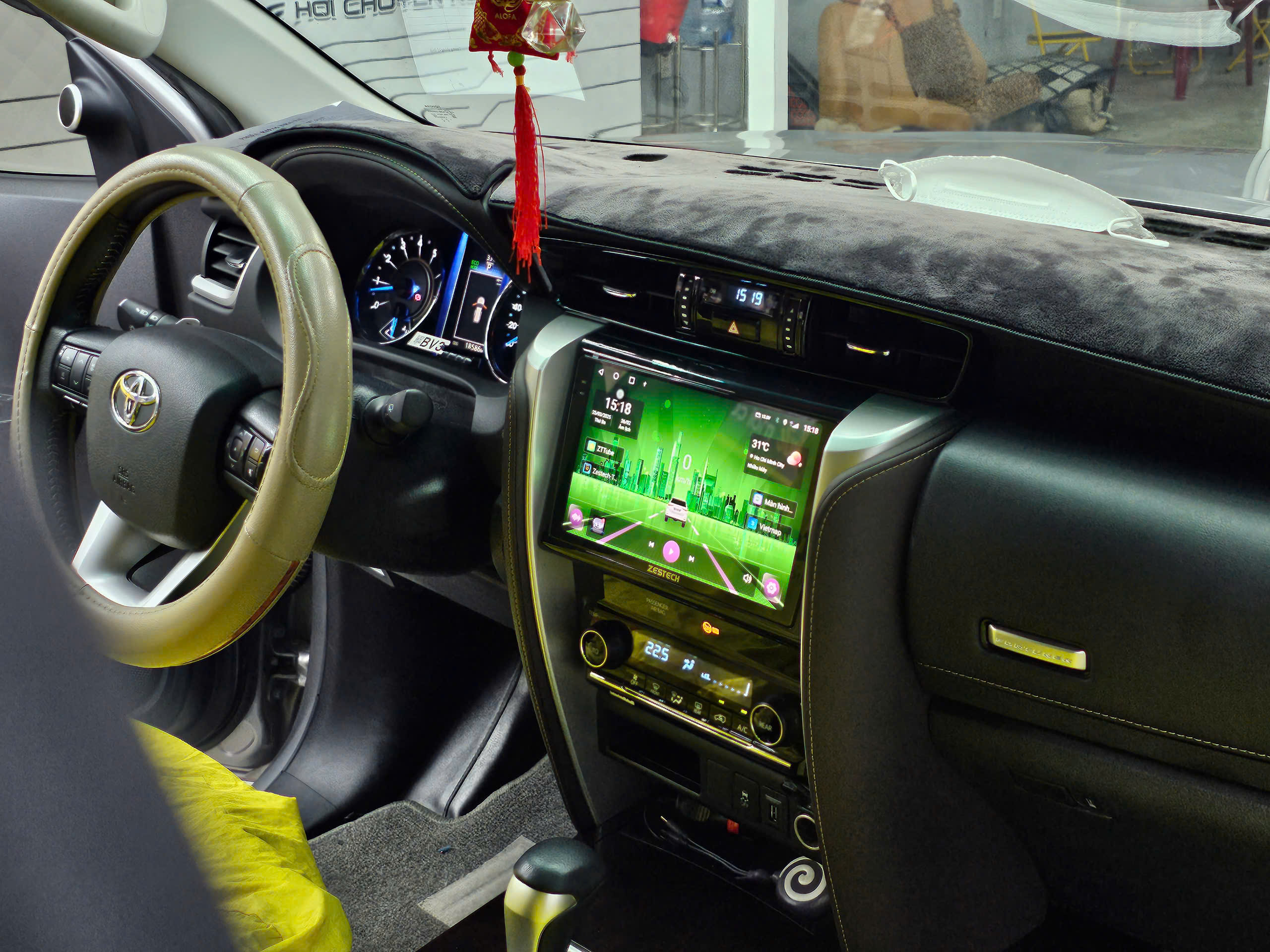 Màn Hình Zestech Cho Toyota Fortuner 2017-2025 &#8211; Nâng Tầm Trải Nghiệm Lái Xe