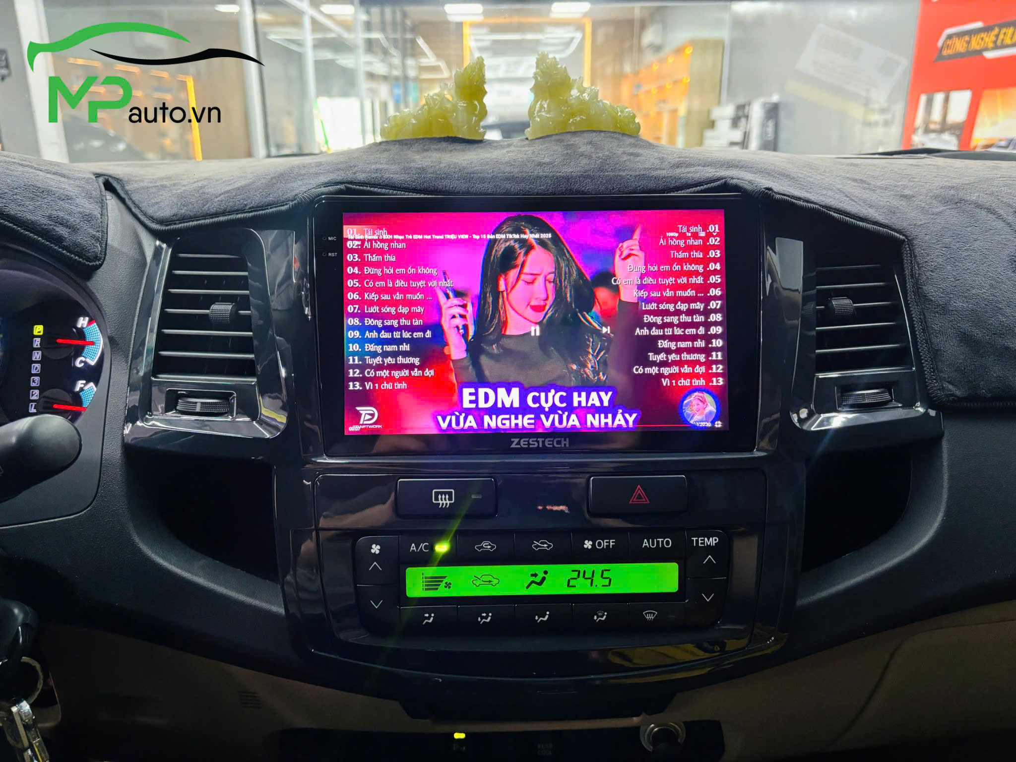 Màn Hình Zestech Cho Toyota Fortuner 2009-2015