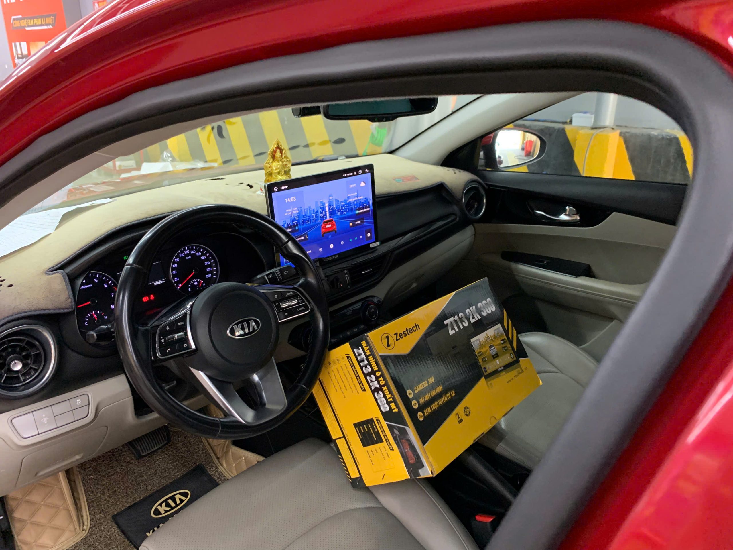 Màn hình Zestech 13 inch 2k cho Kia Cerato