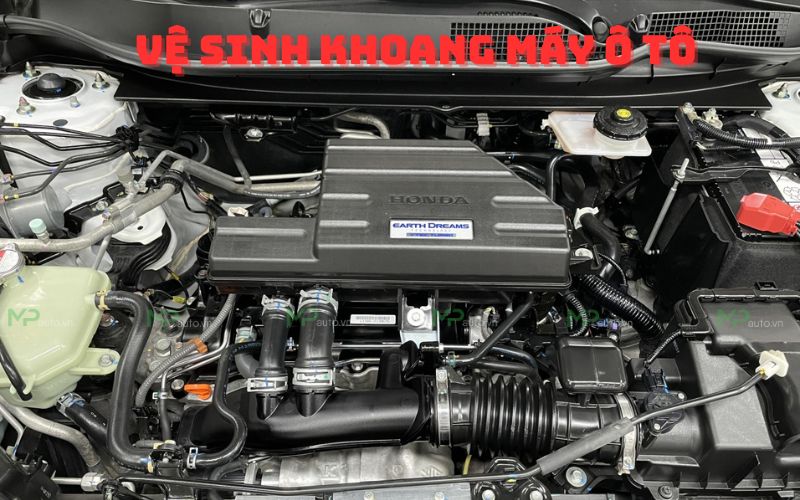 Vệ sinh khoang máy ô tô