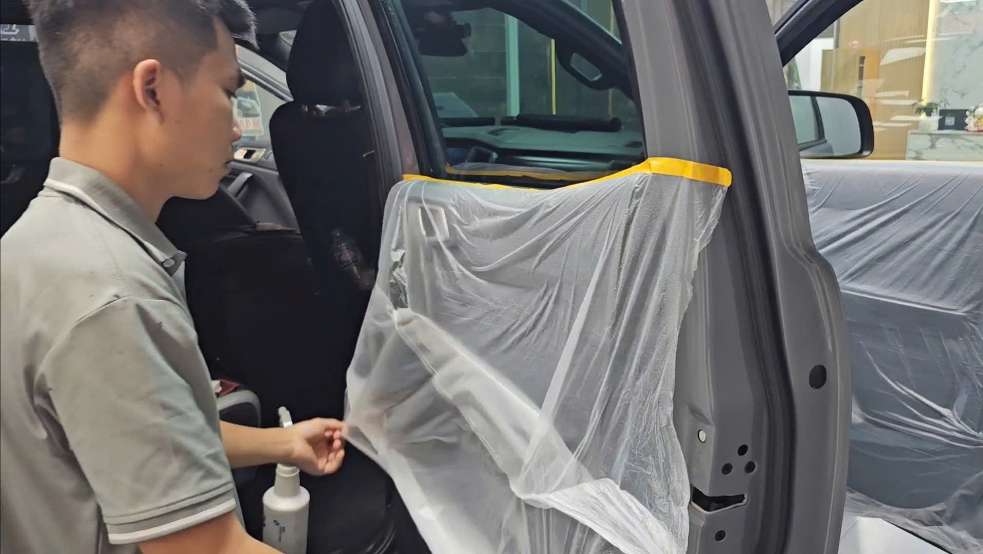 Dán phim cách nhiệt cho Ford Raptor